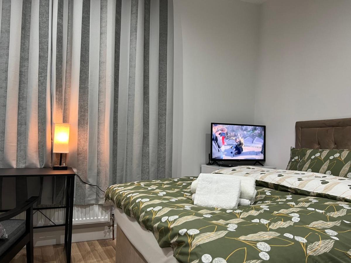 La Vie - Entire Apartment - Next To Central District Elizabeth Line Tube Station - Near Central London & Wembley Ealing Esterno foto
