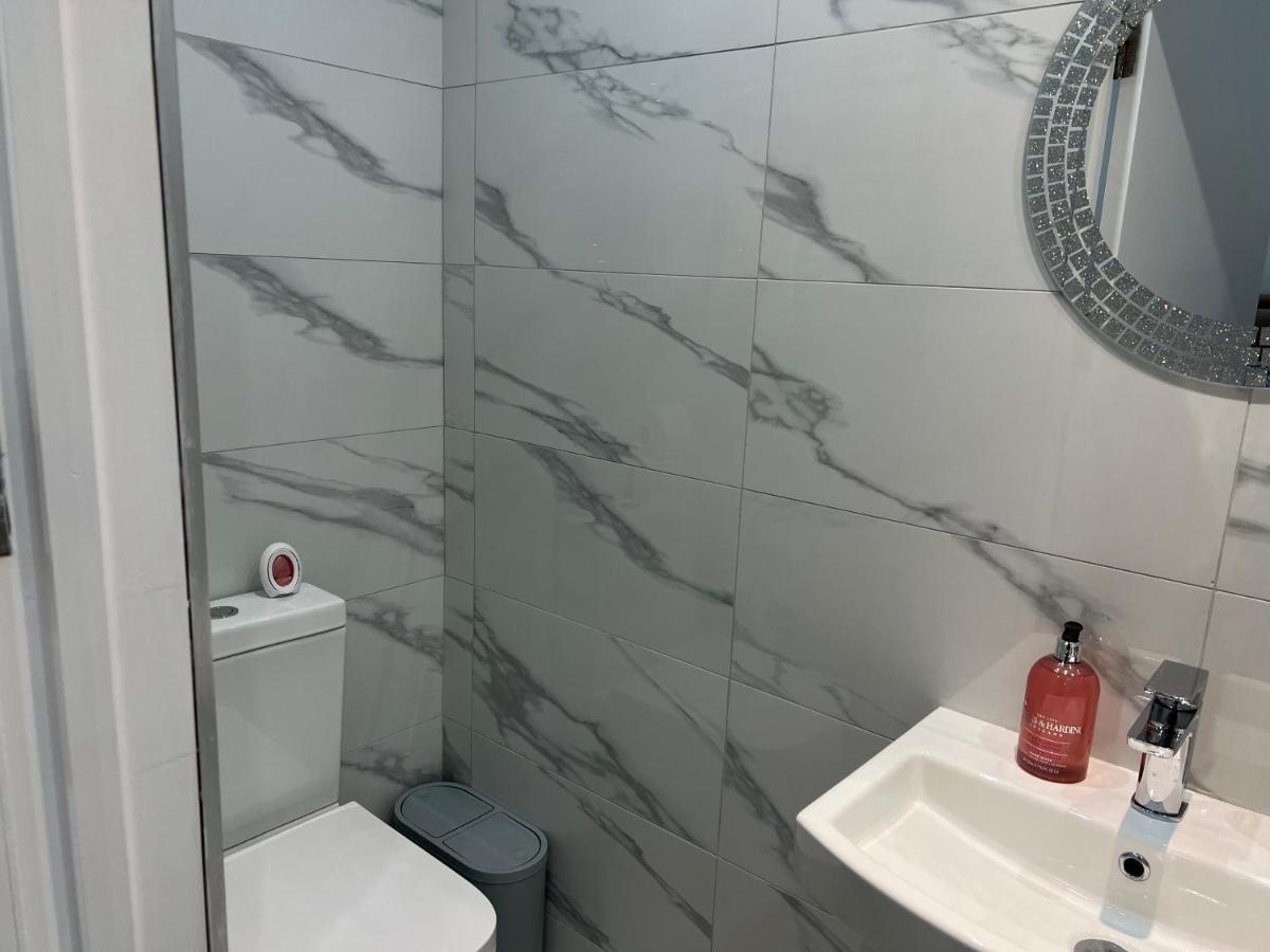 La Vie - Entire Apartment - Next To Central District Elizabeth Line Tube Station - Near Central London & Wembley Ealing Esterno foto